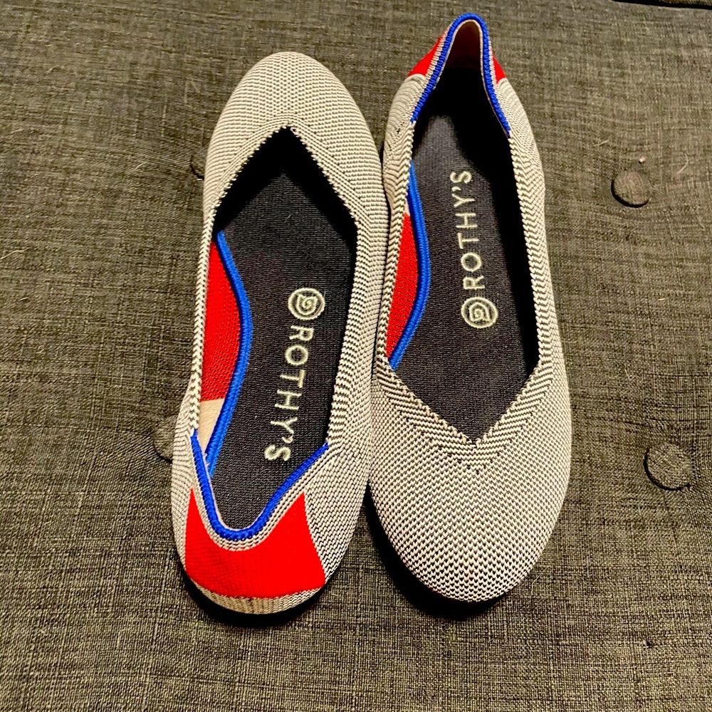 SOLD Limited Edition Cherry Ribbon Rothy’s Flats🍒